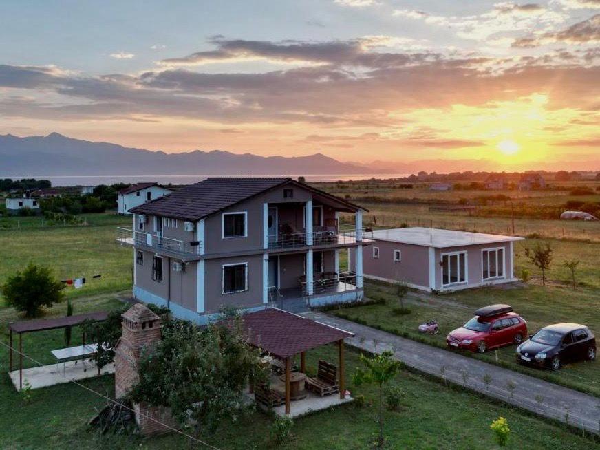 Hotel Villa Ballkan Grilë エクステリア 写真
